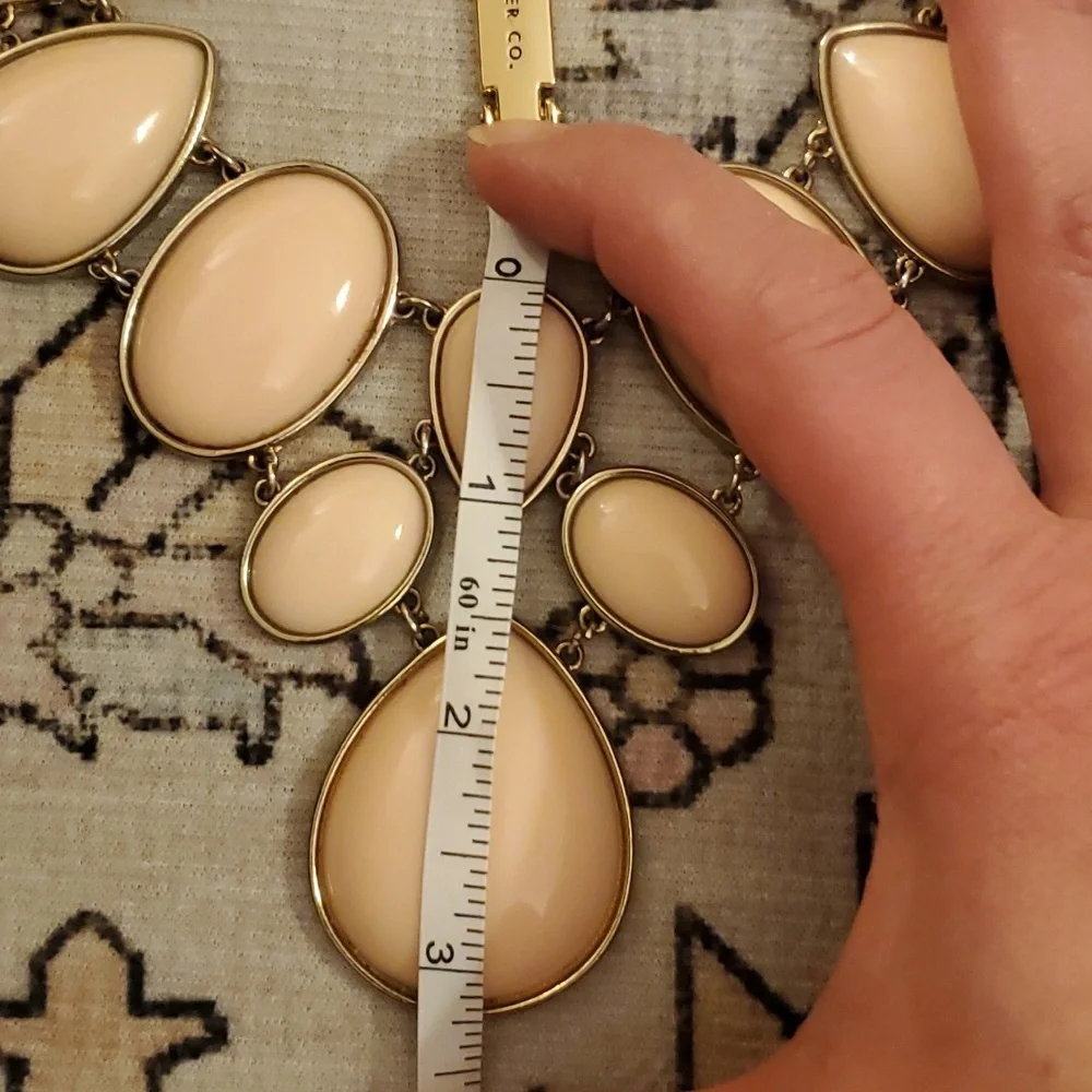 Pink and gold statement necklace - Picture 8 of 10